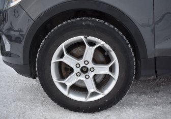 Подержанный автомобиль Ford Kuga 2017 года (9 фото)