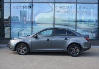 Подержанный автомобиль Chevrolet Cruze Sedan 2011 года (8 фото)