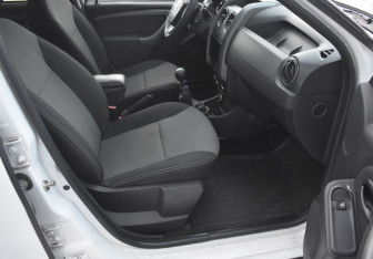 Подержанный автомобиль Renault Duster 2018 года (10 фото)