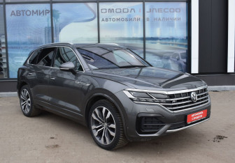 Подержанный автомобиль Volkswagen Touareg 2018 года (3 фото)