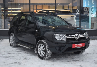 Подержанный автомобиль Renault Duster 2017 года (3 фото)