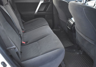 Подержанный автомобиль Toyota Land Cruiser Prado 2017 года (11 фото)