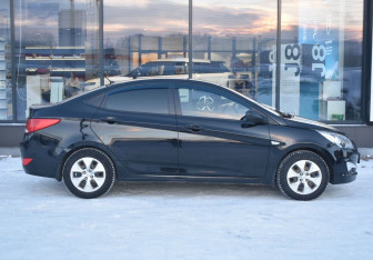 Подержанный автомобиль Hyundai Solaris Sedan 2014 года (4 фото)