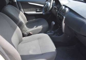 Подержанный автомобиль Nissan Almera Sedan 2015 года (10 фото)
