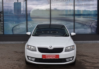 Подержанный автомобиль Skoda Octavia Liftback 2016 года (2 фото)
