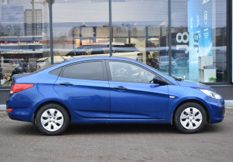 Подержанный автомобиль Hyundai Solaris Sedan 2012 года (4 фото)