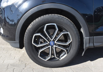 Подержанный автомобиль Ford Kuga 2014 года (9 фото)