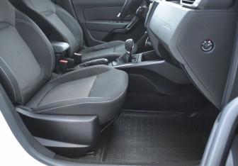 Подержанный автомобиль Renault Duster 2021 года (12 фото)