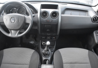 Подержанный автомобиль Renault Duster 2018 года (12 фото)