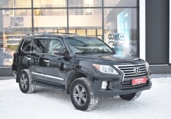 Подержанный автомобиль Lexus LX 2012 года (3 фото)