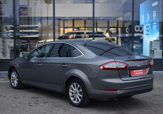 Подержанный автомобиль Ford Mondeo Sedan 2013 года (7 фото)