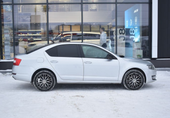 Подержанный автомобиль Skoda Octavia Liftback 2013 года (4 фото)