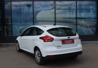 Подержанный автомобиль Ford Focus Hatchback 2018 года (7 фото)