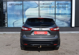 Подержанный автомобиль Nissan Qashqai 2014 года (6 фото)