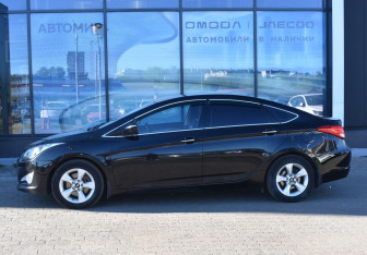 Подержанный автомобиль Hyundai i40 Sedan 2013 года (8 фото)