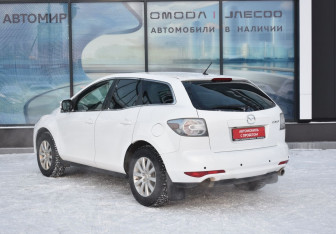 Подержанный автомобиль Mazda CX-7 2011 года (7 фото)