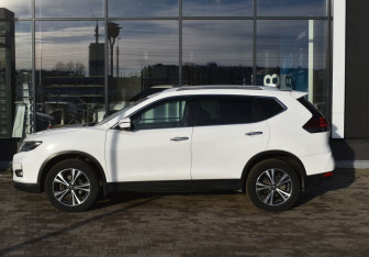 Подержанный автомобиль Nissan X-Trail 2021 года (8 фото)