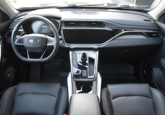 Подержанный автомобиль Geely Atlas Pro 2022 года (12 фото)