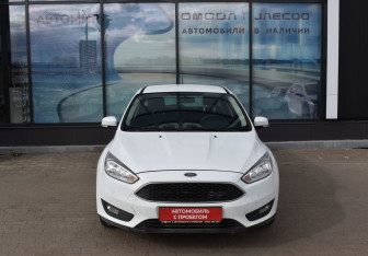 Подержанный автомобиль Ford Focus Hatchback 2018 года (2 фото)