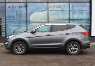 Подержанный автомобиль Hyundai Santa Fe 2013 года (8 фото)
