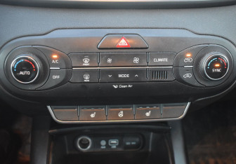 Подержанный автомобиль Kia Sorento 2017 года (15 фото)