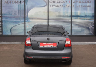 Подержанный автомобиль Skoda Octavia Liftback 2010 года (6 фото)