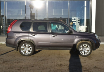 Подержанный автомобиль Nissan X-Trail 2011 года (4 фото)