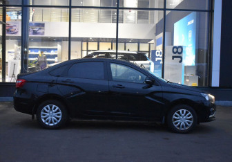 Подержанный автомобиль LADA (ВАЗ) Vesta Sedan 2021 года (4 фото)