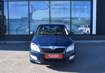 Подержанный автомобиль Skoda Fabia Hatchback 2014 года (2 фото)