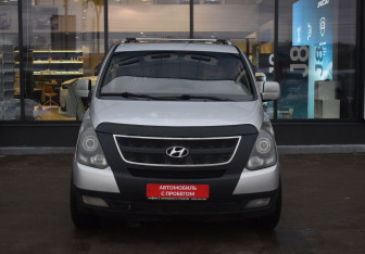 Подержанный автомобиль Hyundai Grand Starex 2008 года (2 фото)