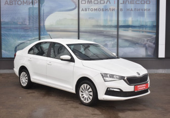 Подержанный автомобиль Skoda Rapid Liftback 2021 года (3 фото)