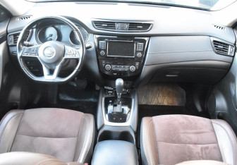 Подержанный автомобиль Nissan X-Trail 2020 года (12 фото)