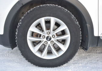 Подержанный автомобиль Kia Sorento 2017 года (9 фото)