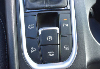 Подержанный автомобиль Hyundai Santa Fe 2019 года (17 фото)