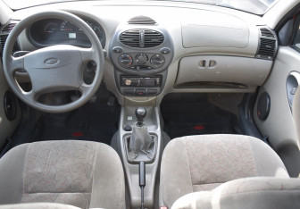 Подержанный автомобиль LADA (ВАЗ) Kalina Hatchback 2009 года (12 фото)