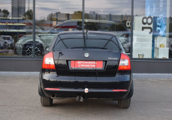 Подержанный автомобиль Skoda Octavia Liftback 2013 года (6 фото)