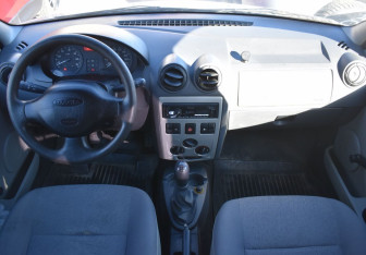 Подержанный автомобиль Dacia Logan Wagon 2007 года (12 фото)
