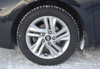 Подержанный автомобиль Hyundai Elantra Sedan 2019 года (9 фото)