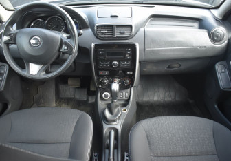 Подержанный автомобиль Nissan Terrano 2018 года (12 фото)