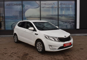 Подержанный автомобиль Kia Rio Hatchback 2014 года (3 фото)