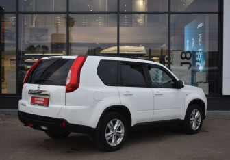 Подержанный автомобиль Nissan X-Trail 2014 года (5 фото)