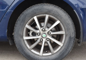 Подержанный автомобиль Skoda Octavia Liftback 2011 года (9 фото)