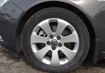 Подержанный автомобиль Opel Insignia Sedan 2013 года (9 фото)