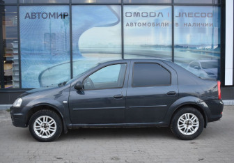 Подержанный автомобиль Renault Logan Sedan 2006 года (8 фото)