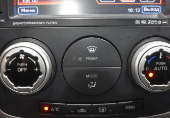 Подержанный автомобиль Mazda CX-7 2007 года (15 фото)