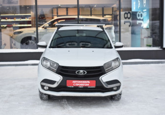 Подержанный автомобиль LADA (ВАЗ) XRAY 2016 года (2 фото)