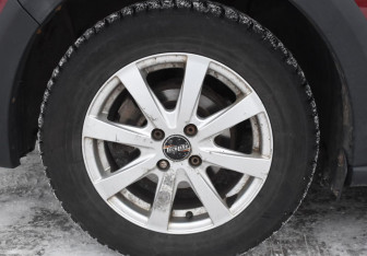 Подержанный автомобиль Renault Sandero 2012 года (9 фото)