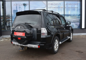 Подержанный автомобиль Mitsubishi Pajero 2013 года (5 фото)