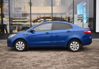 Подержанный автомобиль Kia Rio Sedan 2013 года (8 фото)