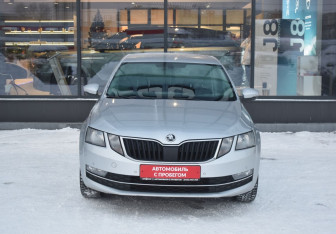 Подержанный автомобиль Skoda Octavia Liftback 2019 года (2 фото)